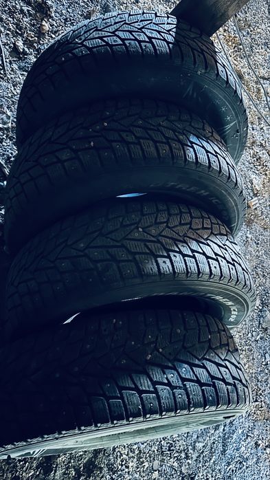 Продам зимние шипованные шины