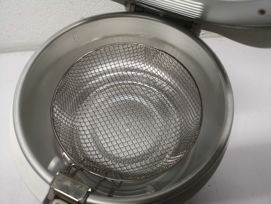 Фритюрник - Breville 2000 W