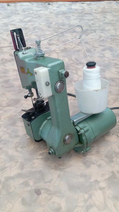 Продам машинку на зашив мешков