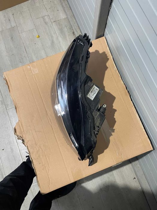 Far dreapta Peugeot 2008  / 208 An 2019 - 2024 cod 9833036180