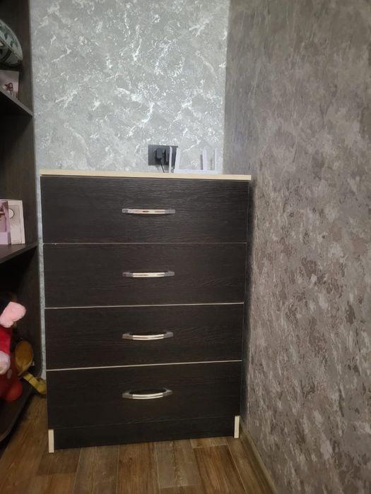 Прджам шкаф и комод