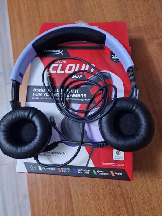 Vând căști in conditii excelente