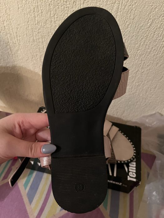 Леки дамски сандали !!!КАТО НОВИ!!!