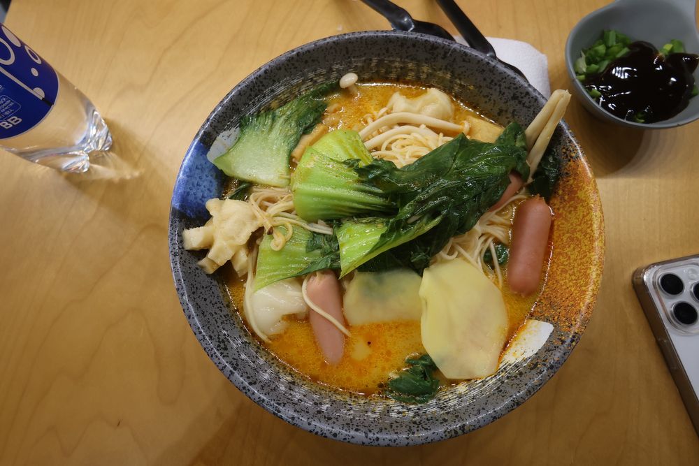 камера canon powershot v10