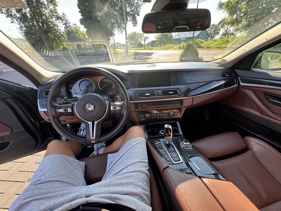 BMW 5 Series 2011 — imagine 5