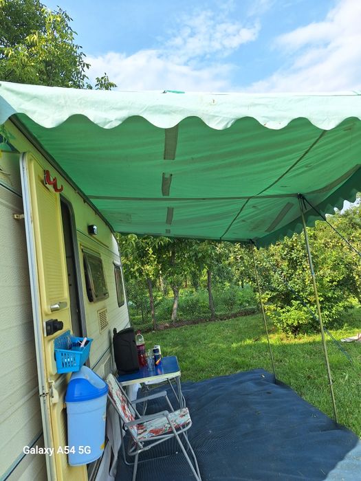 Vând set terasă/umbrar la rulotă