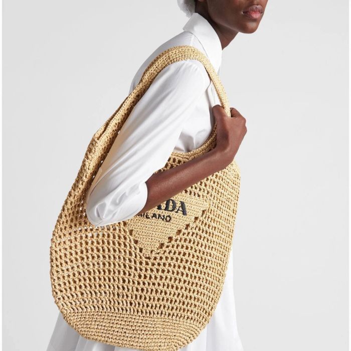 Prada чанта от рафия