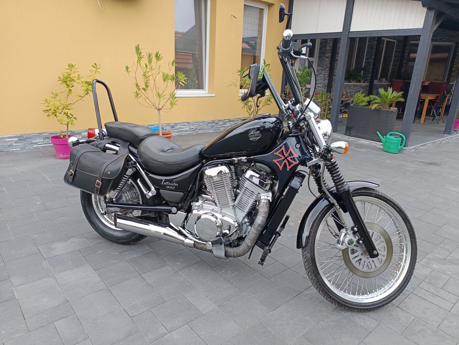 Suzuki intruder 800 VS