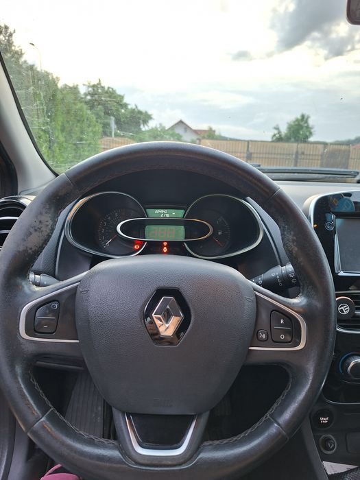 Vând Renault Clio