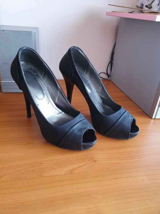 Дамски високи обувки