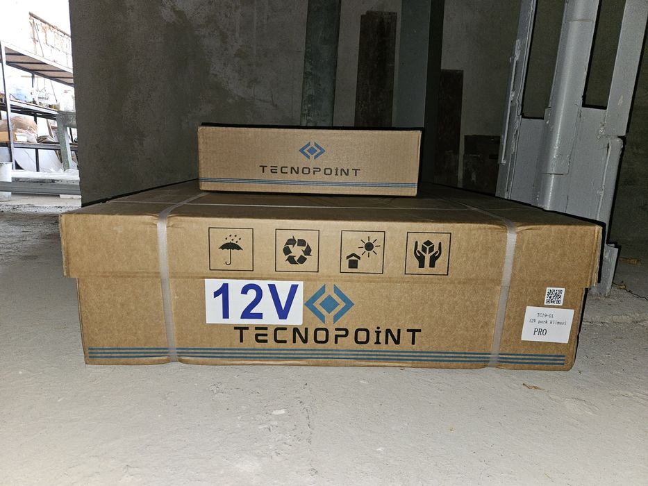 Таванен / Паркинг  климатик 12v  за кемпери, камиони, бусове и други.