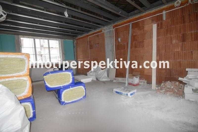 Продава се Тристаен апартамент в Пловдив, Кючук Париж - 106 кв.м за 1280 €/кв.м - Снимка #1