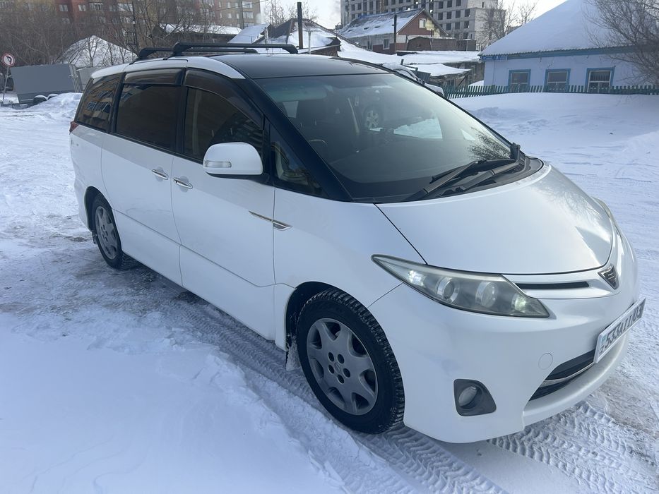 Продам Toyota Estima 2010 год
