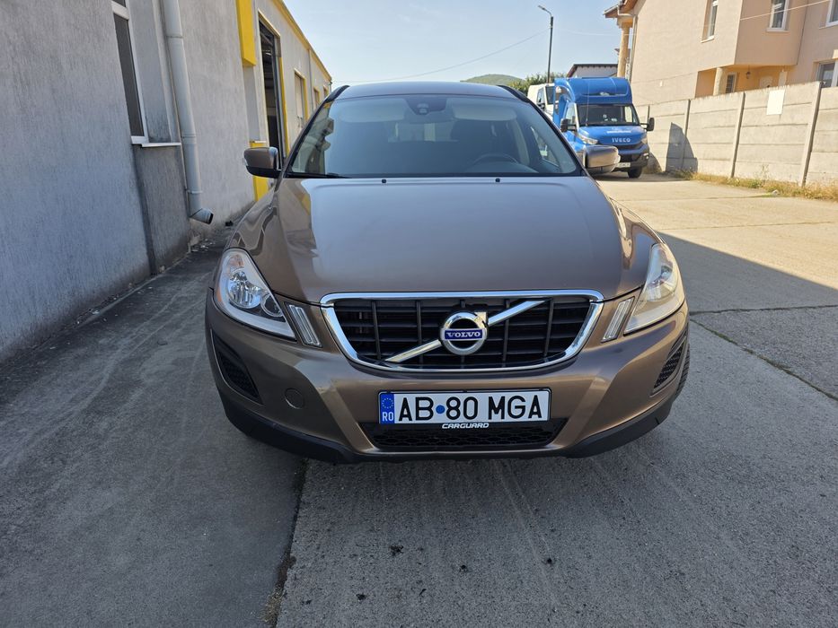 Volvo xc 60 , an 2013/ 2.0  5 cilindrii SERVISAT.Citeste!