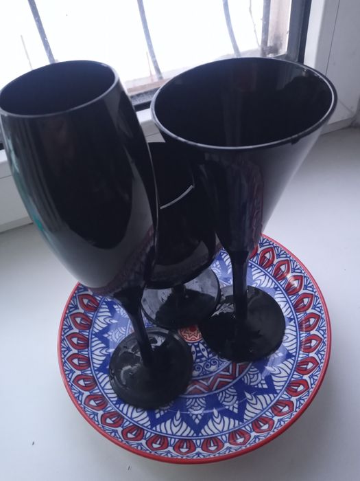 Продам бокалы английское хрустальное стекло и другие.