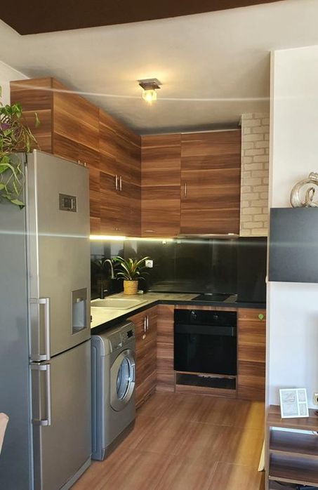 Дава се под наем Двустаен апартамент в Пловдив, Южен - 60 кв.м за 375 € - Снимка #1