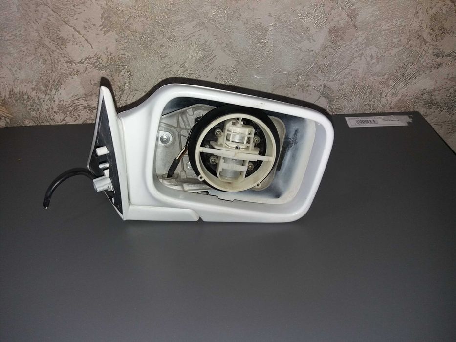 Продам зеркала на BMW  E34