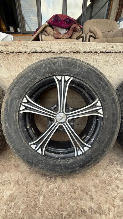 Зимние шины с дисками 225/65R17