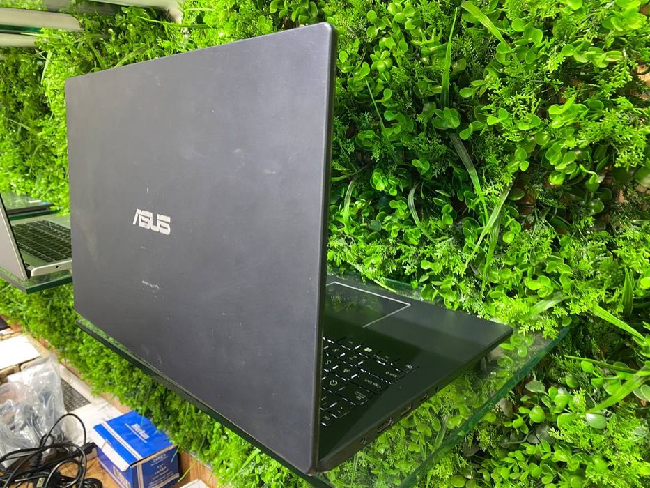Asus office noutbuk N4020 4/128 SSD holati ideal