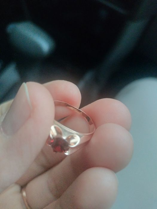 Продам золотое кольцо