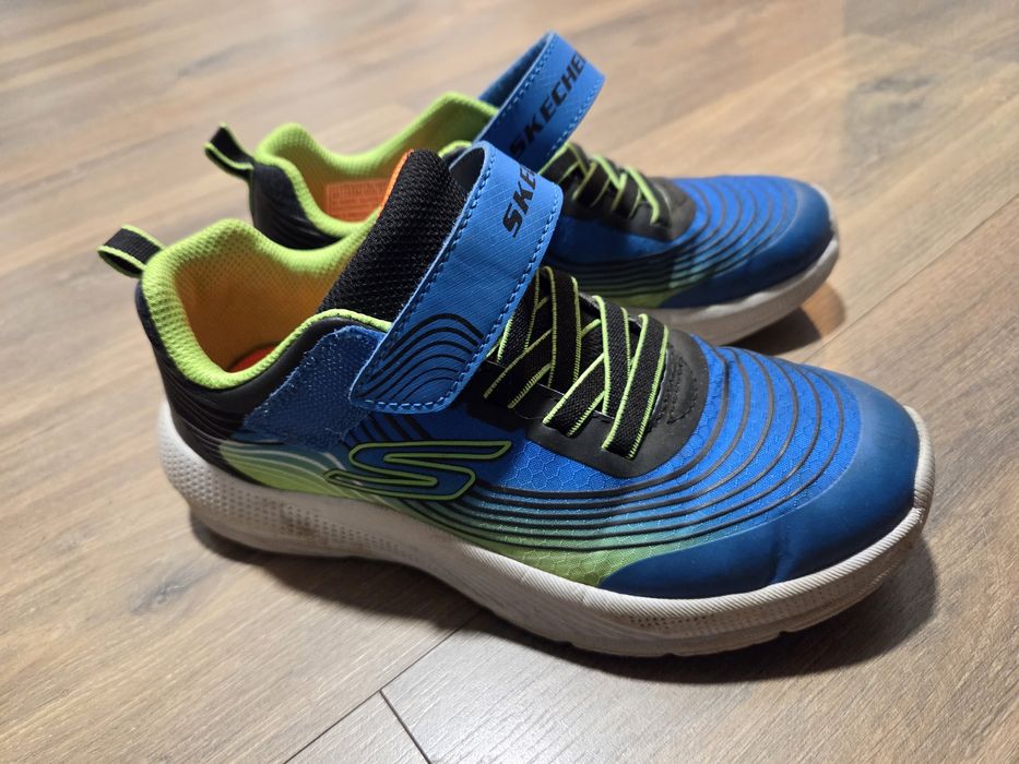 Adidasi Skechers 34 (21.5 cm)
34 (21.5 cm), stare foarte buna

100 lei