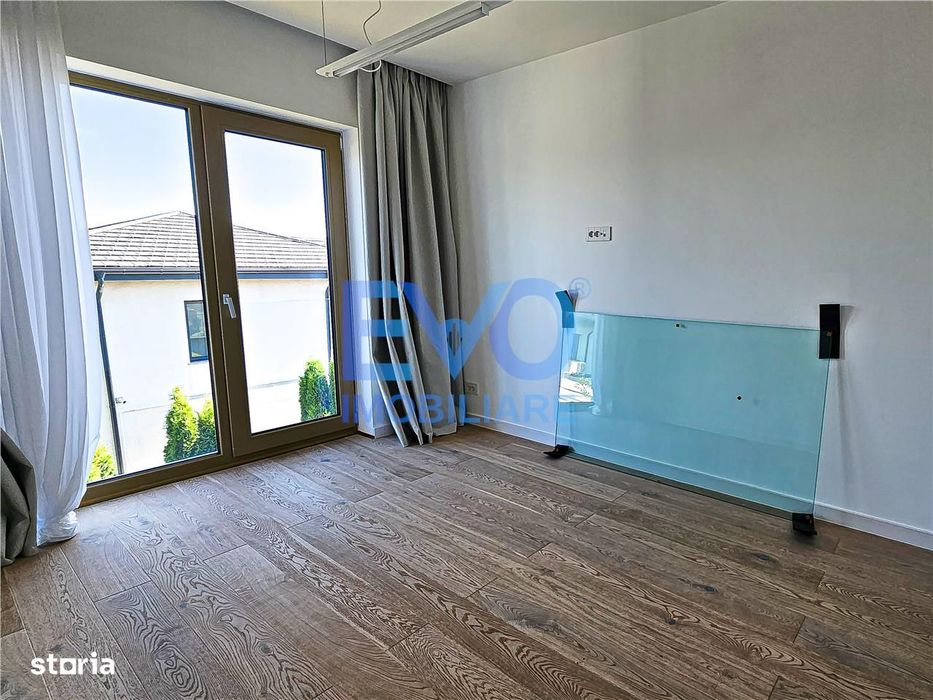 Casa moderna de vanzare, Miradis complex de case premium
