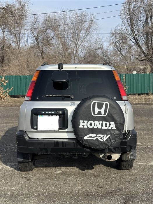 Продам машину Honda CR-V