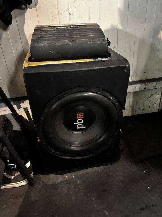 Vand subwoofer cu amplificator