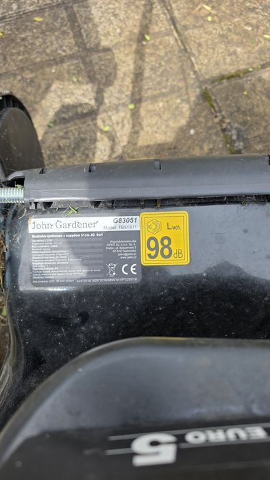 Продавам самоходна косачка Dohn Gardener