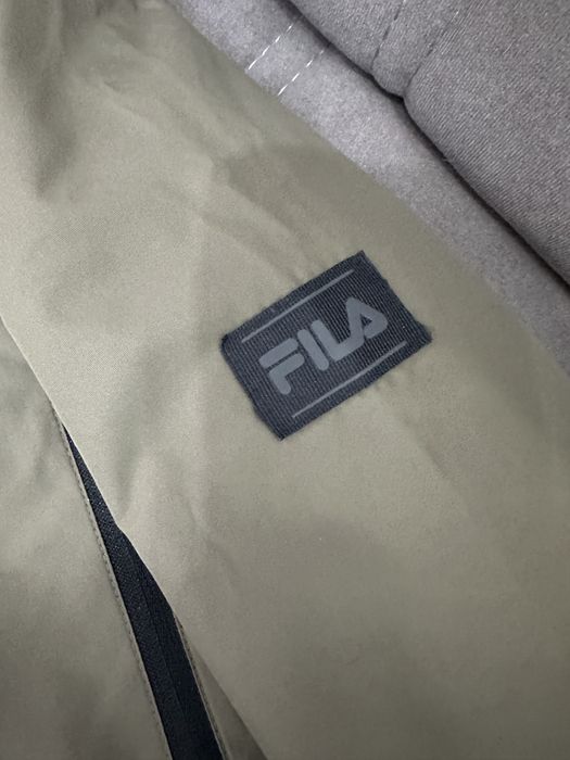 Продам куртку на мальчика