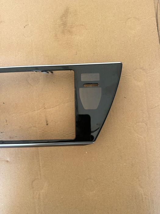 Ornament grila navigatie display toyota auris