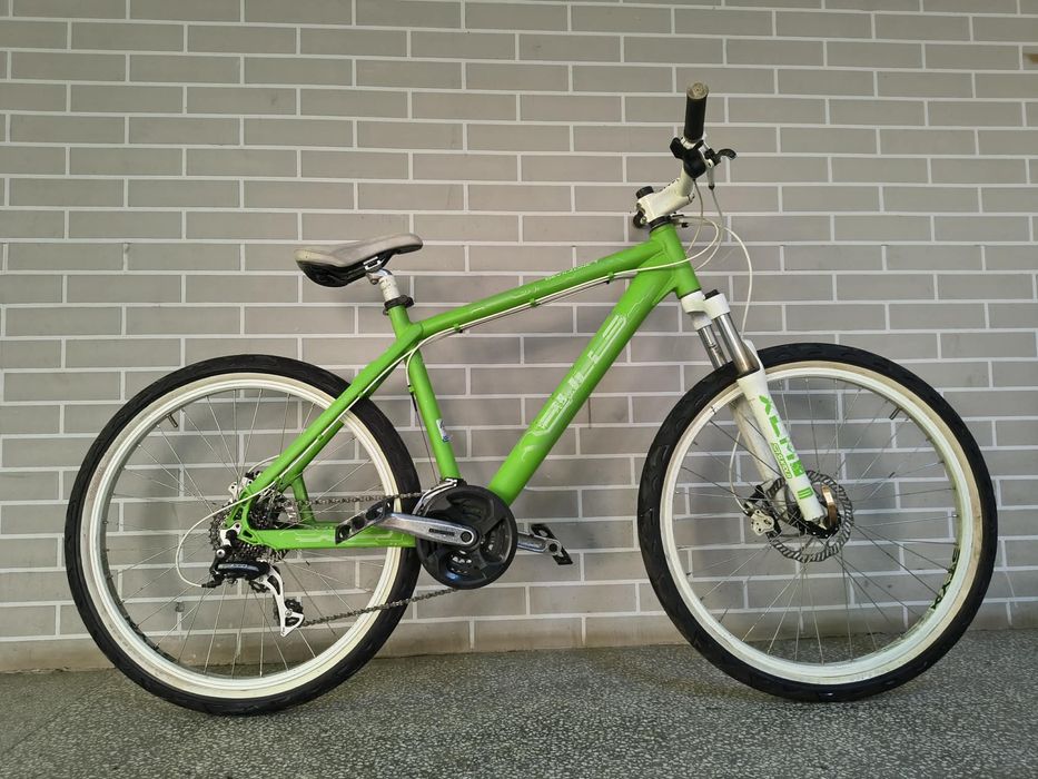 BULLS MTB – bicicletă germană, echipare Shimano, cadru din aluminiu și furcă SR Suntour XCM