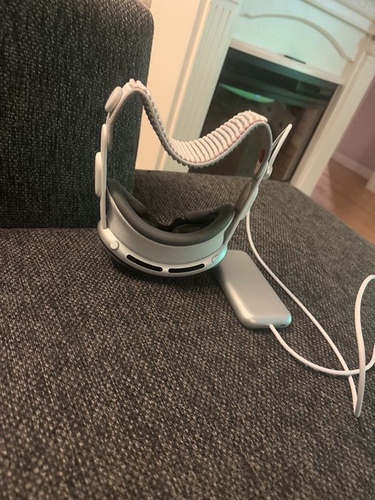 Apple Vision Pro шлем дополненной реальности