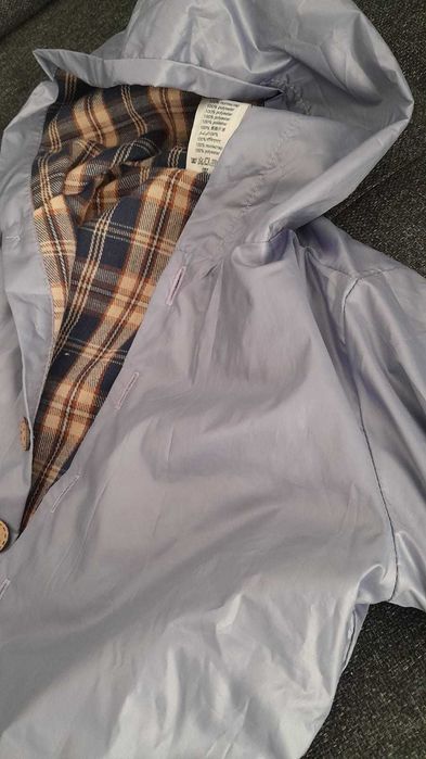 Яке с качулка против вятър