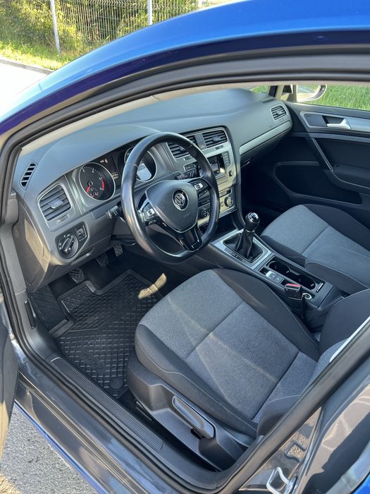 Vând Volkswagen Golf 7