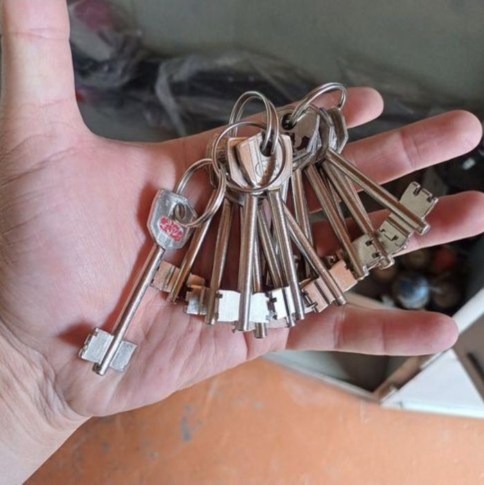 Шкаф сейф железный