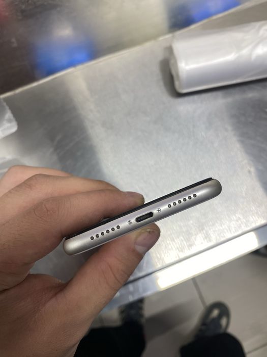 Продам iphone 11