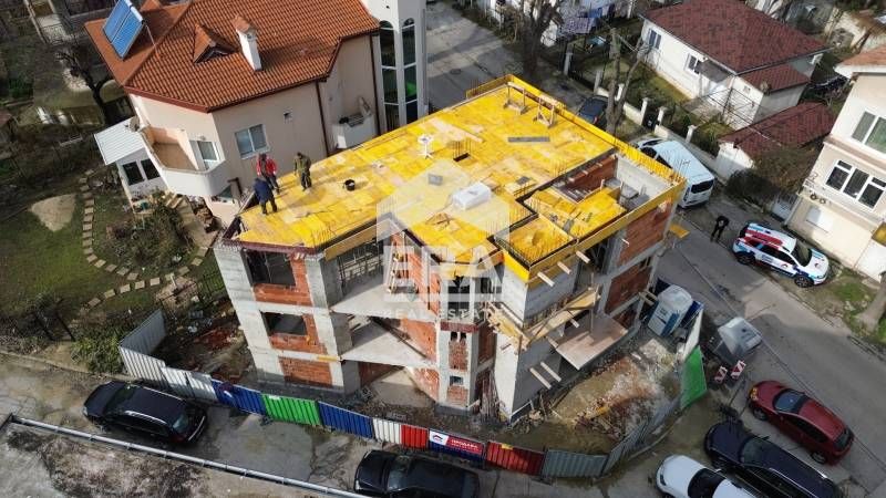 Тристаен, ексклузивен, просторен апартамент за продажба, в новострояща