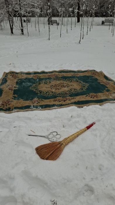 Продам ковер б/у