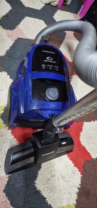 Продам пылесос SAMSUNG  ОТЛИЧНЫЙ
