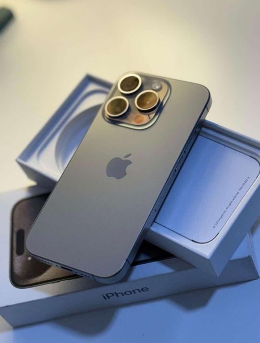Vând iPhone 15 pro