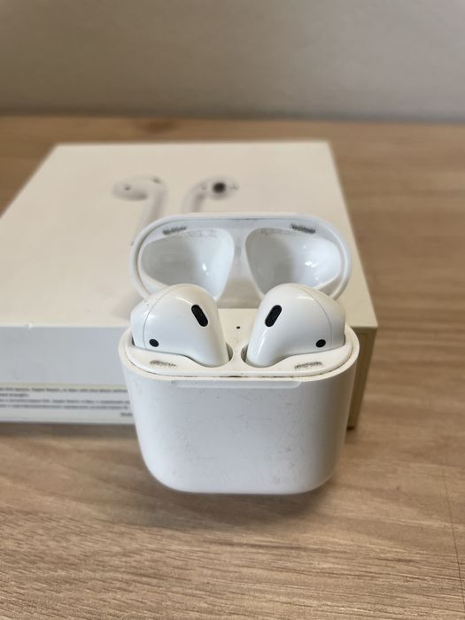 Наушники AirPods 1 и 2