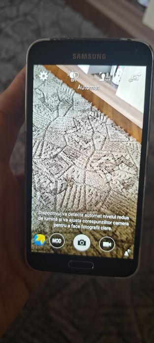 Samsung Galaxy S5 funcțional.