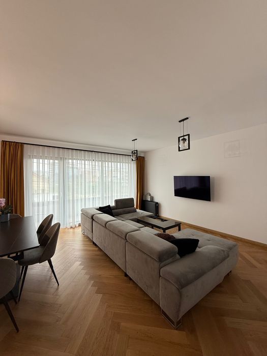 Apartament 3 camere Untold de închiriat