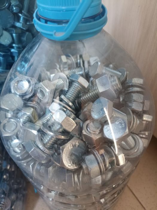 Продаются Болты, шайбы