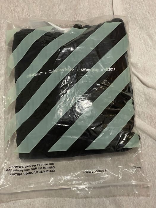 Vand hanorac Off White, nou, cu eticheta, marimea M/L