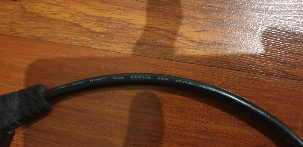 Splitter HDMI 3 port cablu