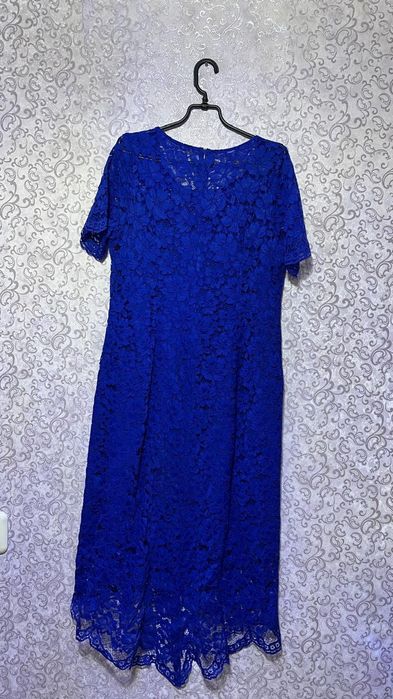 Продам женские платья