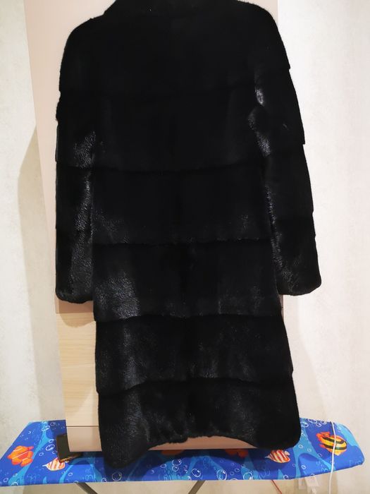 Продам норковую шубу Blackglama