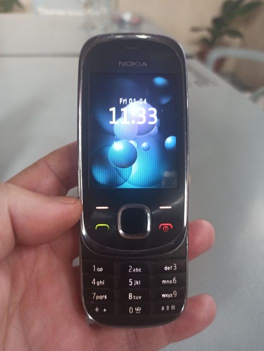 Nokia 7230i decodat, impecabil
